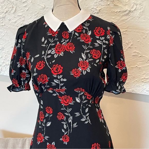 Sandro Lulu Rose Print Dress Short Sleeve Open Back Black White Red Sz 1 Small - Picture 3 of 9